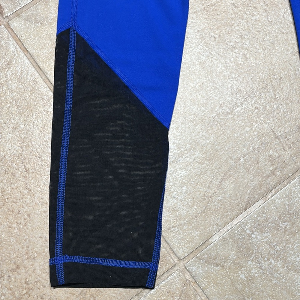 SALE🎉 YOGALICIOUS Bonded blue/gray & mesh leggings - Picture 5 of 11